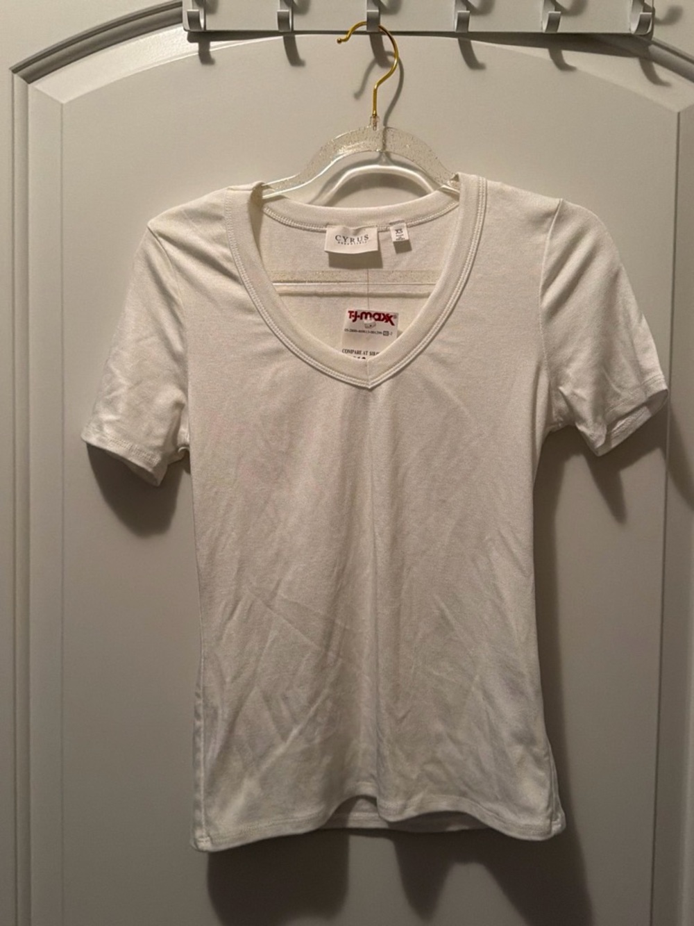Cyrus White V-Neck Short Sleeve Tee